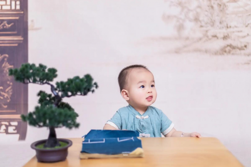 芜湖五个月宝宝可以站吗 芜湖五个月宝宝可以站吗